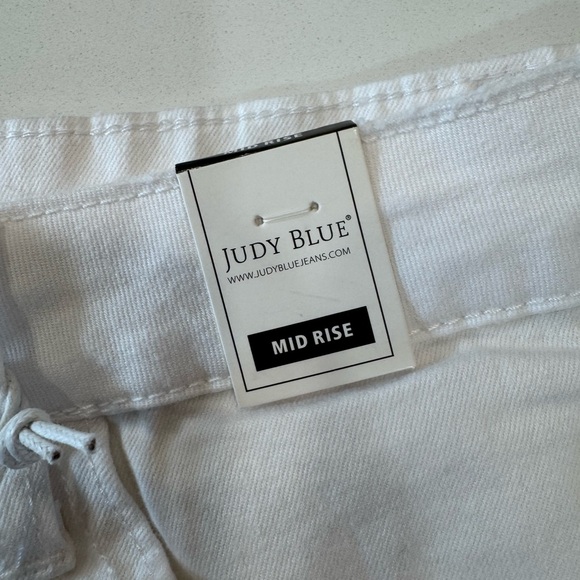 Judy Blue White Distressed Denim High Waisted Cutoff Shorts Women's M NEW NWT - Picture 5 of 7